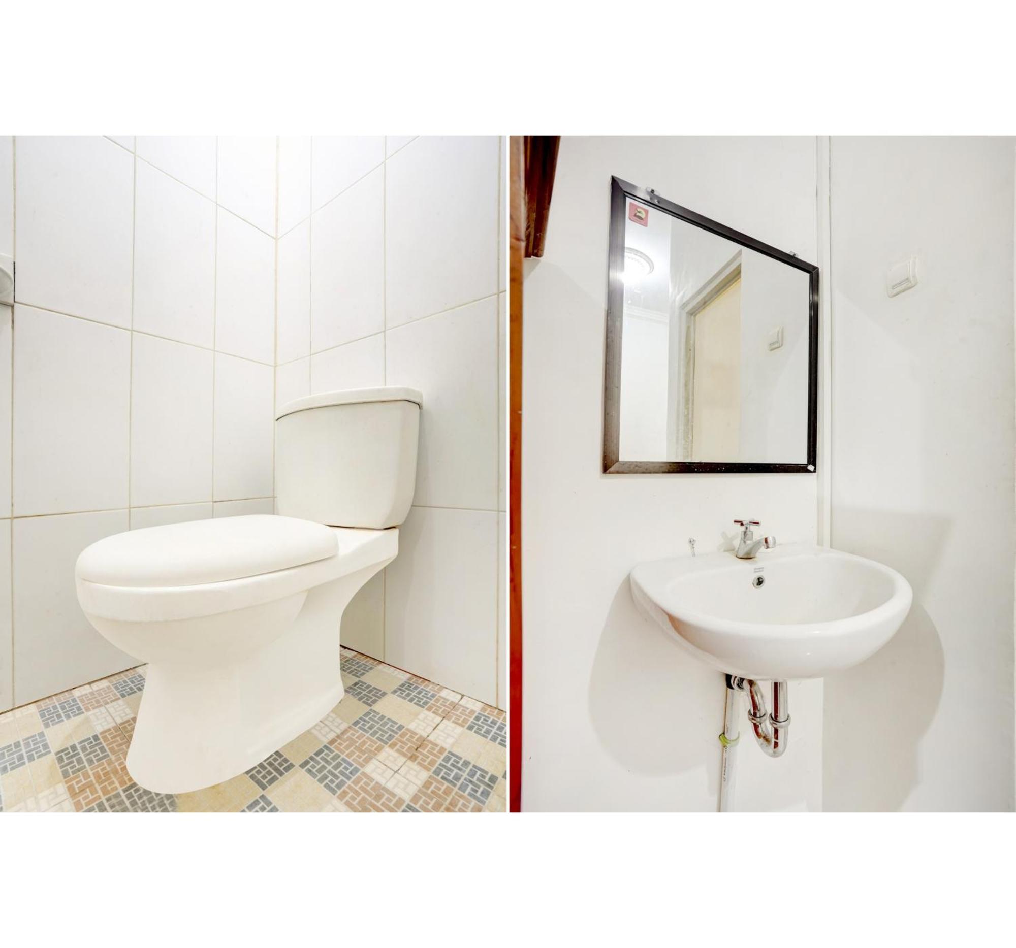 Super Oyo 3702 Homestay Bougenville Syariah Lamongan エクステリア 写真